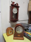 TWO VINTAGE MANTLE CLOCKS TO INCLUDE AN INLAID EXAMPLE AND A SMITHS EXAMPLE TOGETHER WITH A SMALL