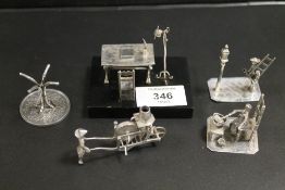 A SMALL QUANTITY OF NOVELTY SILVER FIGURATIVE PIECES