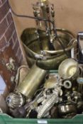 A SELECTION OF BRASSWARE ETC TO INCLUDE COAL BUCK, COMPANION SET