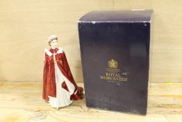 A BOXED ROYAL WORCESTER QUEENS 80TH BIRTHDAY FIGURE WITH GOLD BACKSTAMP