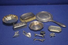 A COLLECTION OF HALLMARKED SILVER AND WHITE METAL ITEMS TO INCLUDE A DRESSING TABLE MIRROR