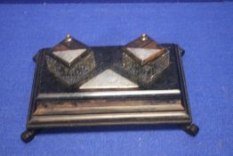 ANTIQUE SILVER MOUNTED DESK STAND FITTED WITH TWO INKWELLS H/M LONDON 1910