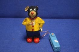 A JAPANESE VINTAGE BEAR WITH BATTERYconditionreport:APPEARS TO BE OPERATIONAL BUT WE CAN GIVE NO