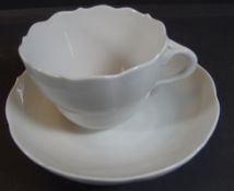 Kaffeetasse mit U.T. "Meissen" weiss, Schwertermarke mehrfach durchstrichen