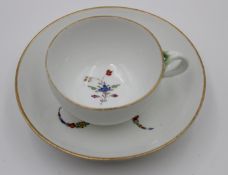 Tasse mit U.T., Meissen, Blumenbemalung, älter, bei Tasse Goldrand berieben, Tassen H-4,6cm.