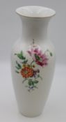 hohe Vase, KPM Berlin, Szepter u. Reichsapfel, Blumenbemalung, H-40cm.