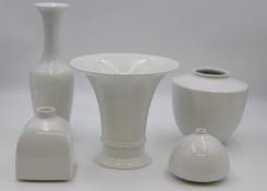 5x div. Vasen, KPM Berlin, Weißporzellan, 1.u. 2. Wahl, H-27,5cm  > 8,5cm.