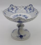 Tafelaufsatz, Meissen, Schwertermarke, Zwiebelmuster, 3 Schleifstriche, H-16cm D-19cm.