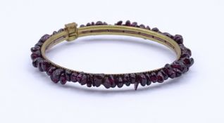 Alte Granat Armspange, D. 6,0cm
