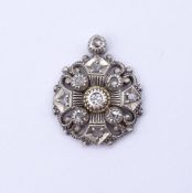 Ausgebrochenes Silber Schmuckstück mit Diamant und Diamantensplittern, 20x17mm, 3,1g.