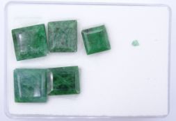 5 opake Berylle/Smaragde, zus.ca. 82,5ct.