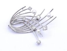 585er WG Brosche mit Perlen und Diamanten, 7,50g., 45x38mm