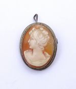Gemmen Anhänger bzw. Brosche in Silberfassung 0.800, L. 2,8cm