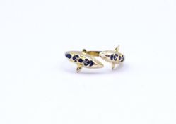 Goldring 0.585 mit Delfinen, offene Ringschiene, 1,9g.