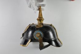 Preußen, Pickelhaube für Mannschaften, Lederhelm mit allen Beschlägen Linienadler Buntmetall vorne C