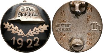 Stahlhelmbund, Diensteintrittsabzeichen 1922, Buntmetall versilbert, rückseitig mit Hersteller \STh\