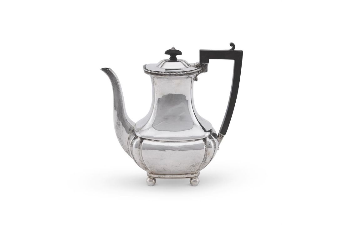 A SILVER OBLONG BALUSTER COFFEE POT, JOHN ROUND & SONS LTD - Image 1 of 2