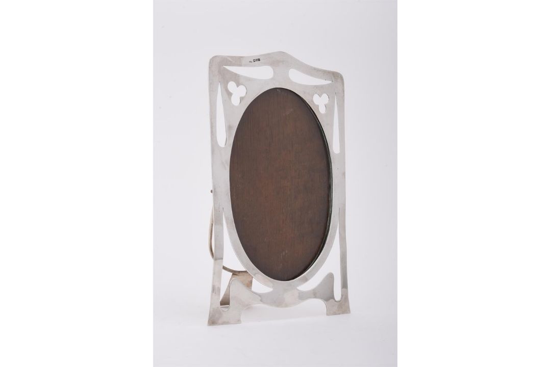 A SILVER PHOTOGRAPH FRAME, J. & R. GRIFFIN LTD - Image 2 of 2
