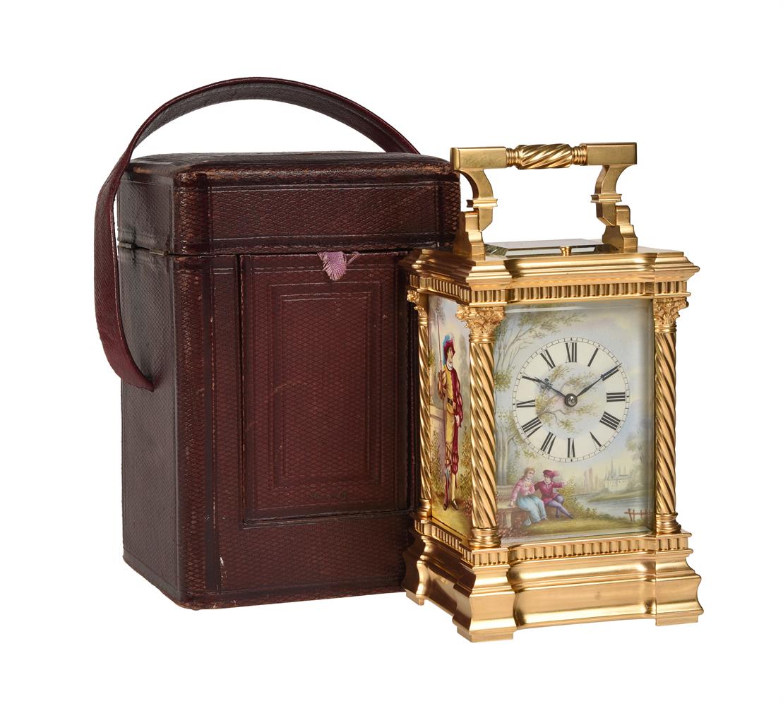 A FINE FRENCH GILT BRASS ANGLAISE RICHE CASED REPEATING CARRIAGE CLOCK WITH PAINTED PORCELAIN PANELS - Image 6 of 6