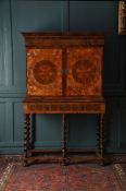 Y A WILLIAM & MARY WALNUT OYSTER, KINGWOOD AND ROSEWOOD VENEERED CABINET ON STAND, CIRCA 1690