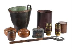 A COLLECTION OF VARIOUS TREEN AND SMALL WORKS OF ART