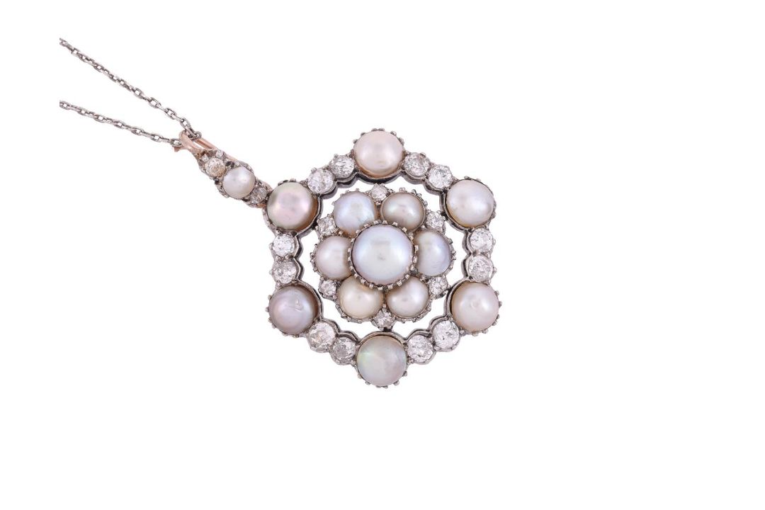 A LATE VICTORIAN DIAMOND AND HALF PEARL PENDANT WITH EARLY 20TH CENTURY PEARL CHAIN - Image 2 of 3