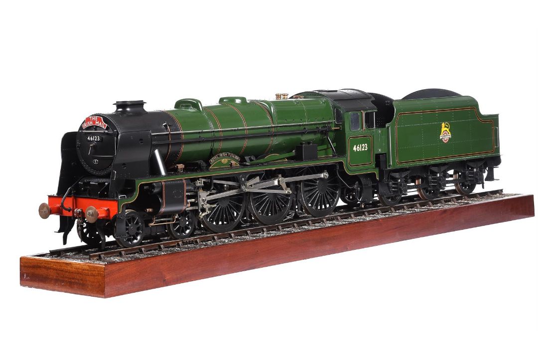 A fine model of a 5 inch gauge British Railways Royal Scott 4-6-0 locomotive and tender - Image 1 of 6