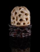 A Chinese celadon jade hat finial