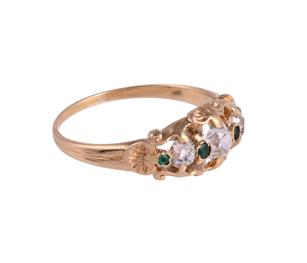 AN EMERALD AND DIAMOND RING - Image 2 of 2