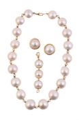 A MABÉ PEARL AND DIAMOND COLLAR NECKLACE, AND A SIMILAR PAIR OF EAR CLIPS