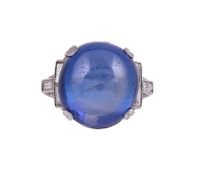 AN AMERICAN 1930S STAR SAPPHIRE AND DIAMOND DRESS RING, SRI LANKA, NO HEAT