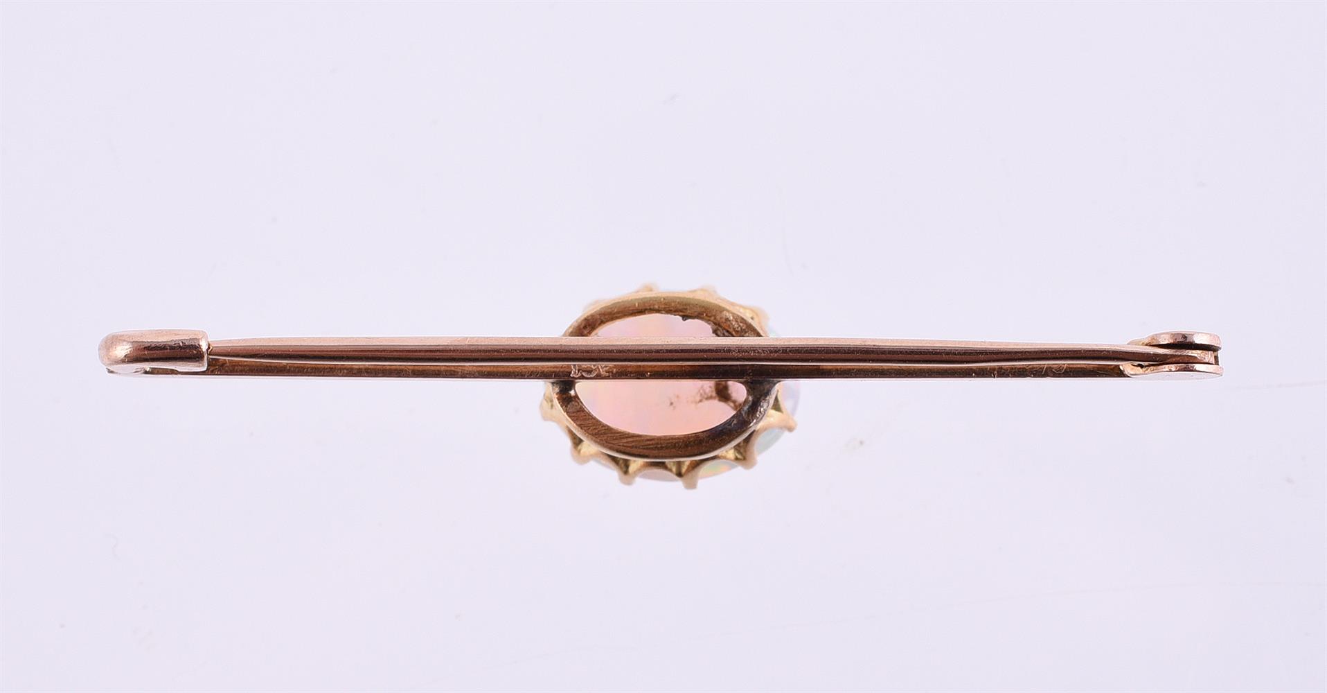 AN OPAL BAR BROOCH - Image 2 of 2