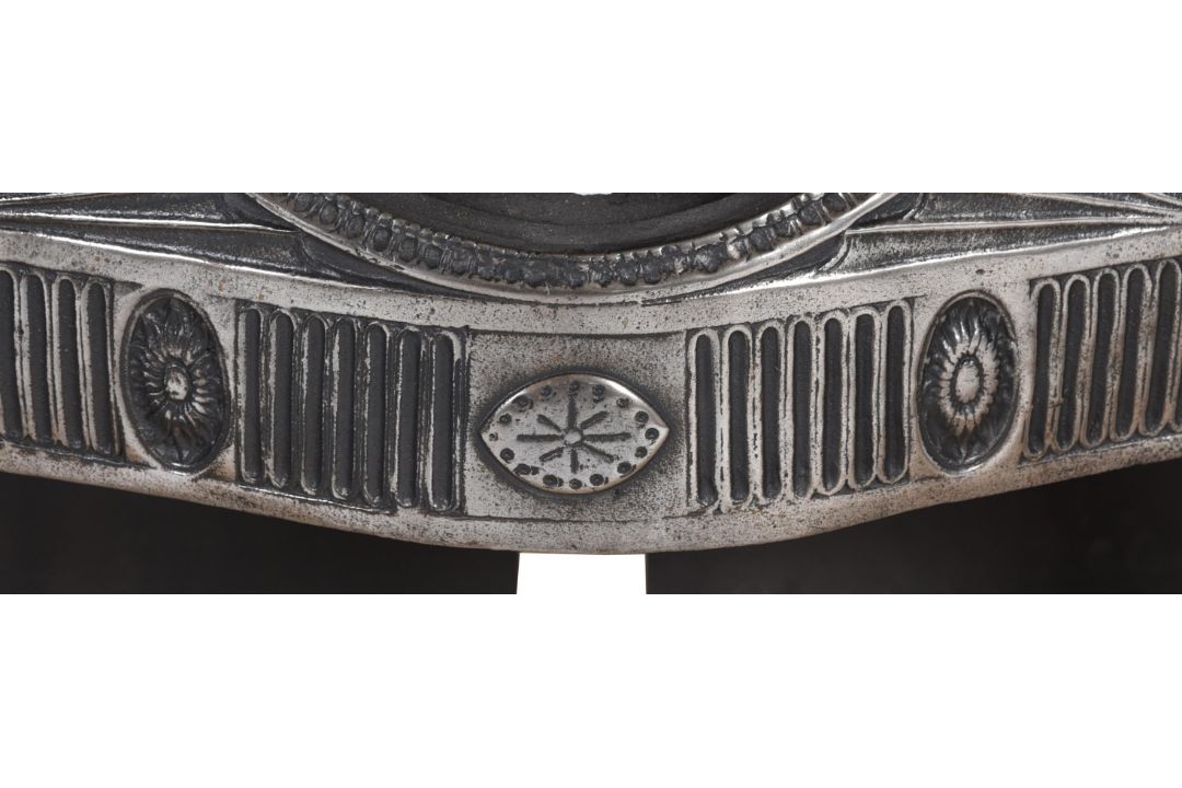 A POLISHED STEEL AND IRON FIRE GRATE, ATTRIBUTED TO THE CARRON FOUNDRY, LATE 19TH CENTURY - Image 5 of 5