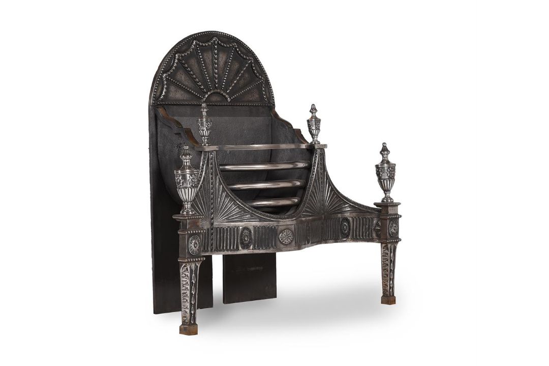 A POLISHED STEEL AND IRON FIRE GRATE, ATTRIBUTED TO THE CARRON FOUNDRY, LATE 19TH CENTURY - Image 2 of 5