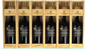ß 2004 Fonseca Guimaraens - (Lying under Bond)