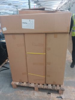 1 Pallet of 5 XL Christmas Trees