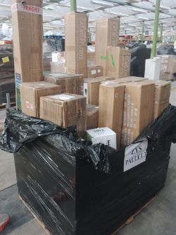 1 Pallet of Christmas trees - customer returns