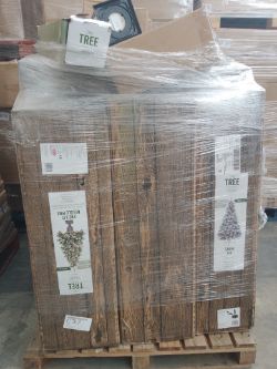 1 Pallet of Christmas trees - various sizes - customer returns