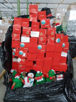 1 Pallet of Customer Returned boxed singing and dancing snowmen and trees