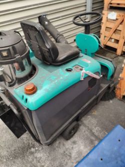 Ride on floor scrubber/cleaners - non-runner - condition unknown