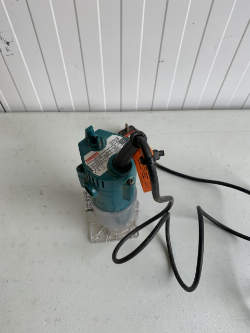 Makita 3703 Router Trimmer 240v - Removed from joiners shop - Untested