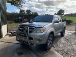 2005 Toyota hilux - NO VAT ON HAMMER