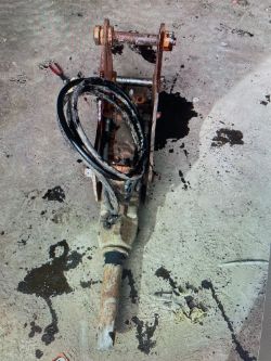 Hyd Breaker / Pecker to fit 5 ton or 8-ton Machine - 45mm pins - works perfect - PLUS VAT