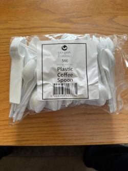 1 pallet of plastic teaspoons - 88 cases, approx 440,000 spoons