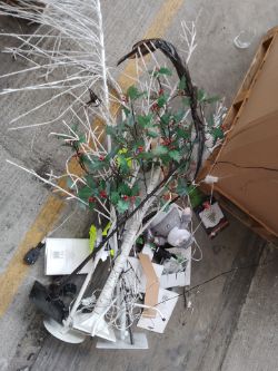 1 pallet of ex display Christmas stock - Appears new - Includes trees, LED lanterns and decorations