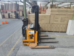 Electric Stacker - Model Number: CNS 20 3870 - Lifts to Great Heights - Runs Drives works - PLUS VAT