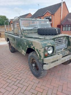 Genuine 1983 original Ex military 109 2250cc petrol engine - With original carriers -