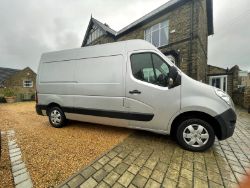 Renault Master - 2015 (65 reg) - 2.3 dCi 35 Business+ FWD MWB Medium Roof Euro 5 5dr