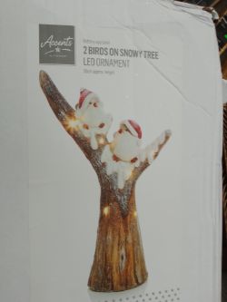 1 pallet of Christmas stock, Appears New - including 2 inflatable Santas