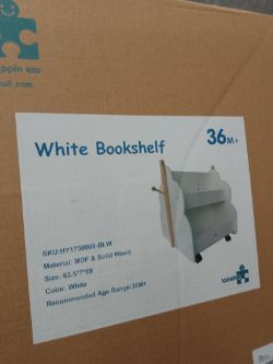 (P118) - 1 pallet of 40 x Kids White Bookshelf